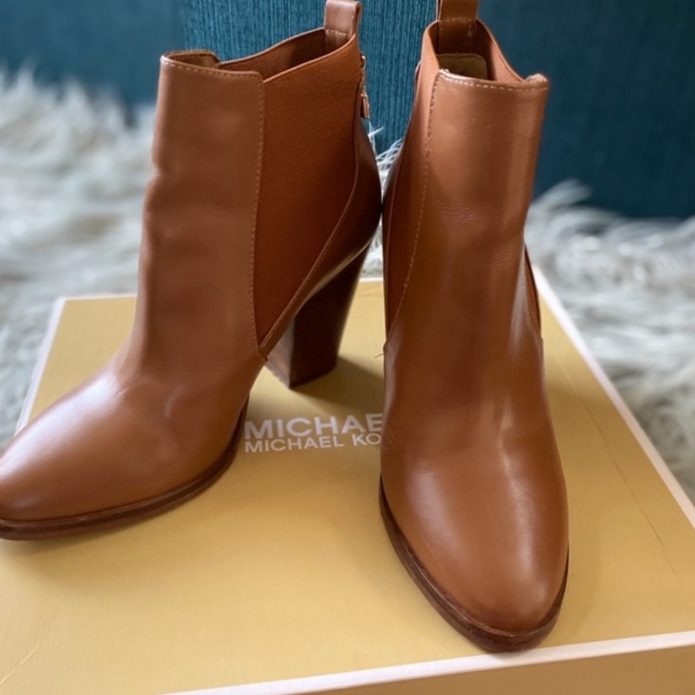 Michael Kors Jillian Bootie Leather - Picture 2 of 4